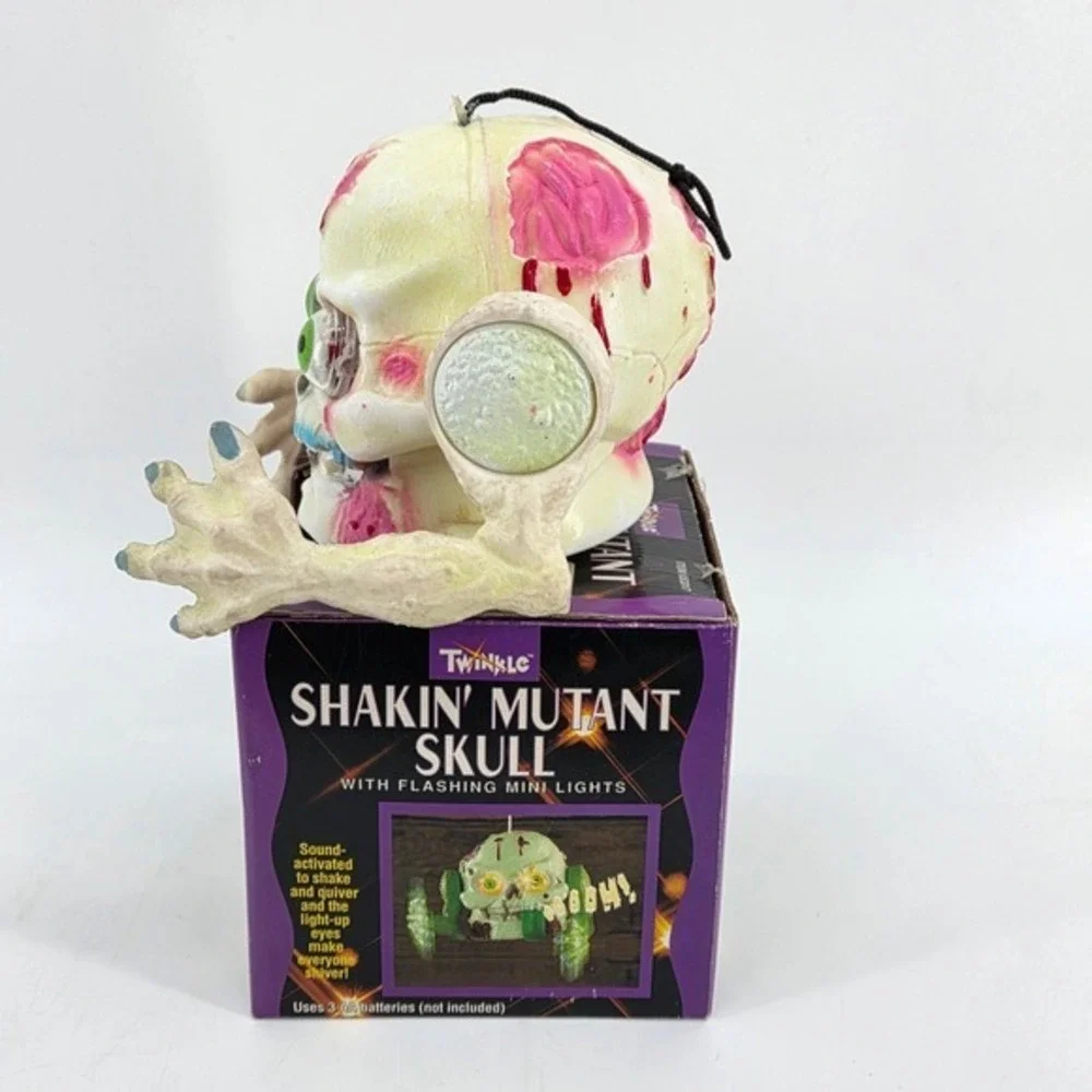 Vintage 1994 Twinkle Shakin Mutant Skull Halloween Spooky Light Up‎ Toy Tested